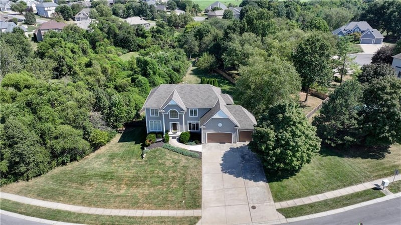 411 NE Bitter Creek Rd, Lee's Summit, MO 64086