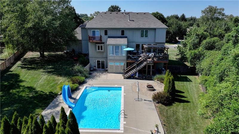 411 NE Bitter Creek Rd, Lee's Summit, MO 64086