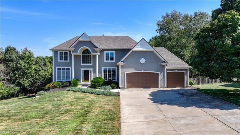 411 NE Bitter Creek Rd, Lee's Summit, MO 64086