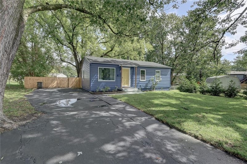 1503 N Hocker Ave, Independence, MO 64050