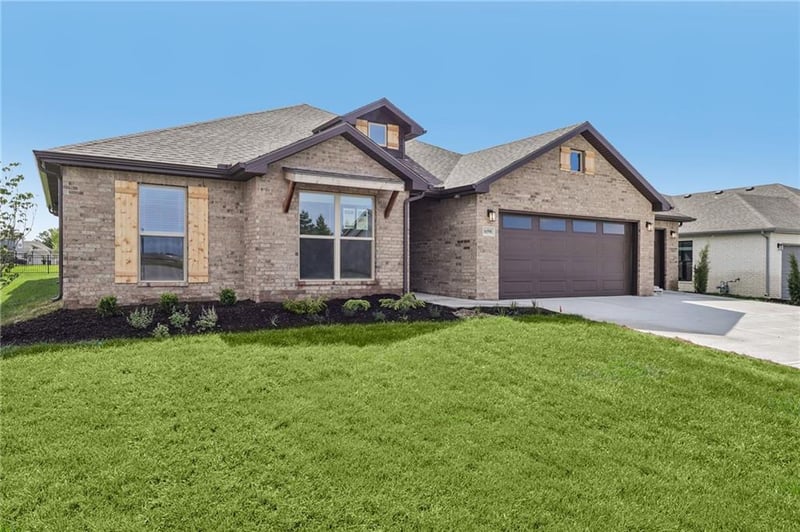 6634 Mccormick Dr, Shawnee, KS 66226