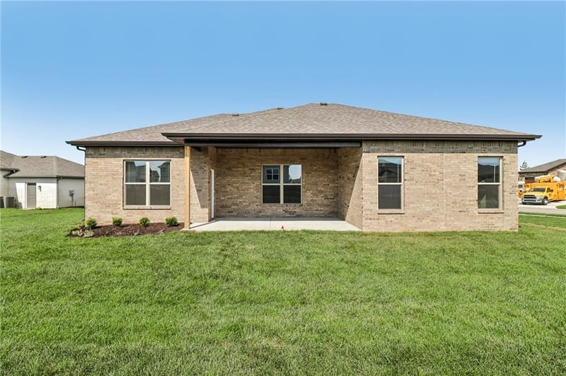 6634 Mccormick Dr, Shawnee, KS 66226