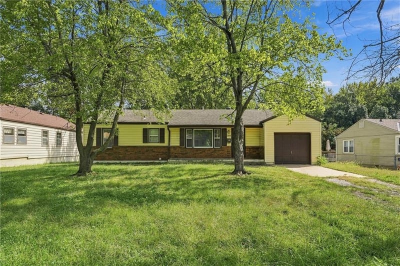 310 SW 13th St, Blue Springs, MO 64015