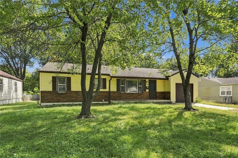 310 SW 13th St, Blue Springs, MO 64015