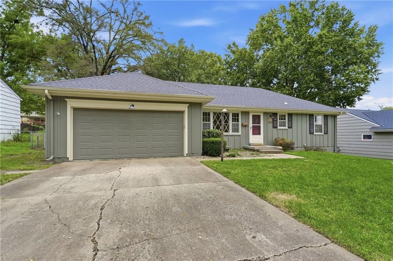 8116 W 92nd St, Overland Park, KS 66212