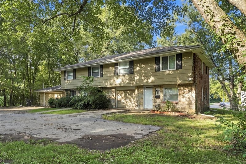 1010-1012 S Osage St, Independence, MO 64050