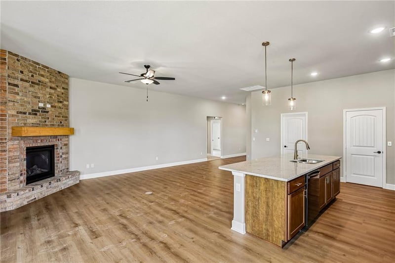 6745 Arapahoe Dr, Shawnee, KS 66226
