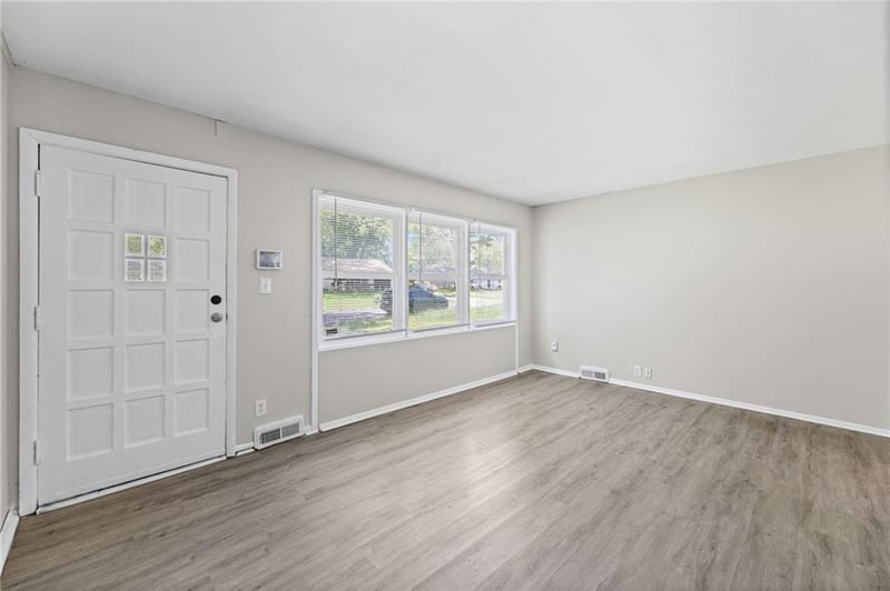 11305 Crystal Ave, Kansas City, MO 64134