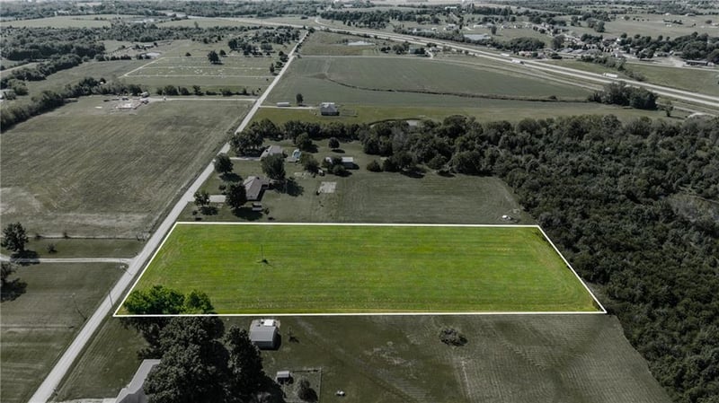 Little Rd, Garden City, MO 64747