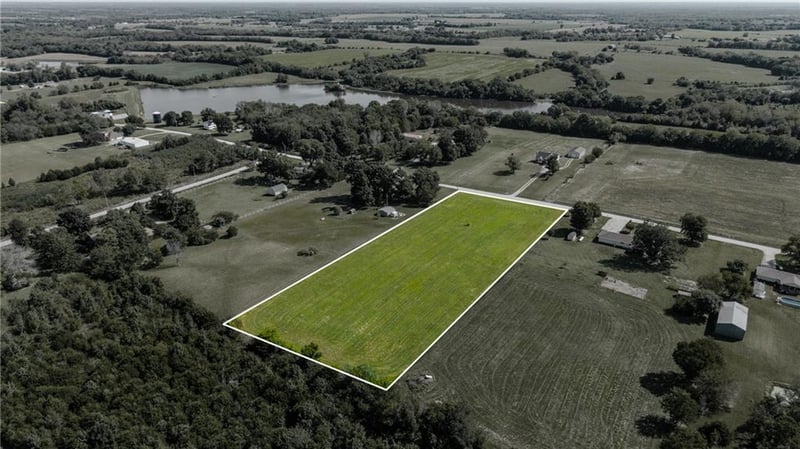 Little Rd, Garden City, MO 64747