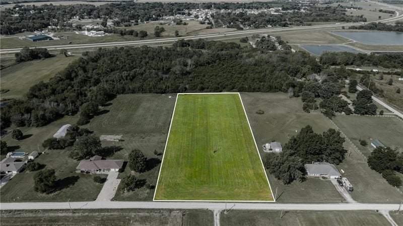 Little Rd, Garden City, MO 64747