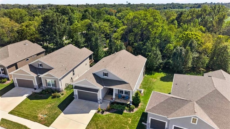 1169 SW Whitby Dr, Lee's Summit, MO 64082