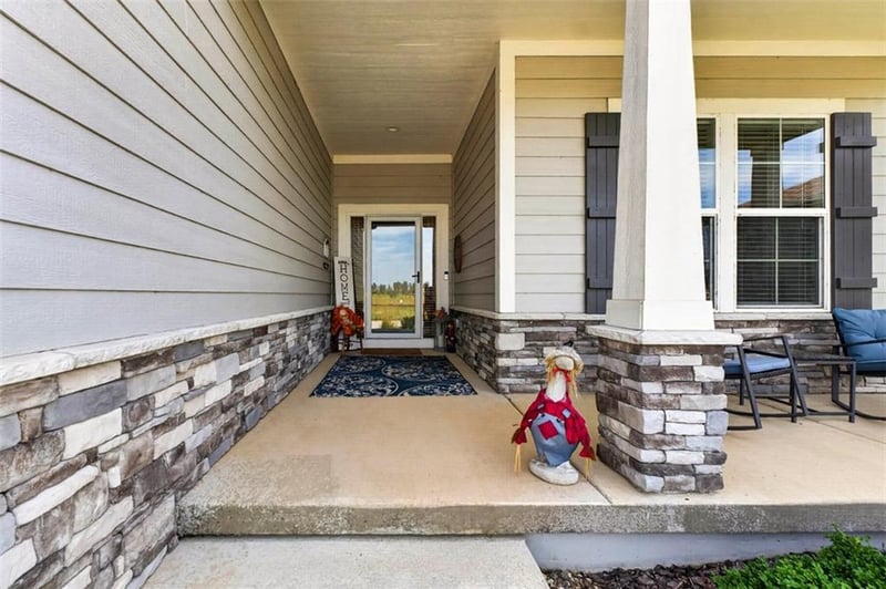1169 SW Whitby Dr, Lee's Summit, MO 64082