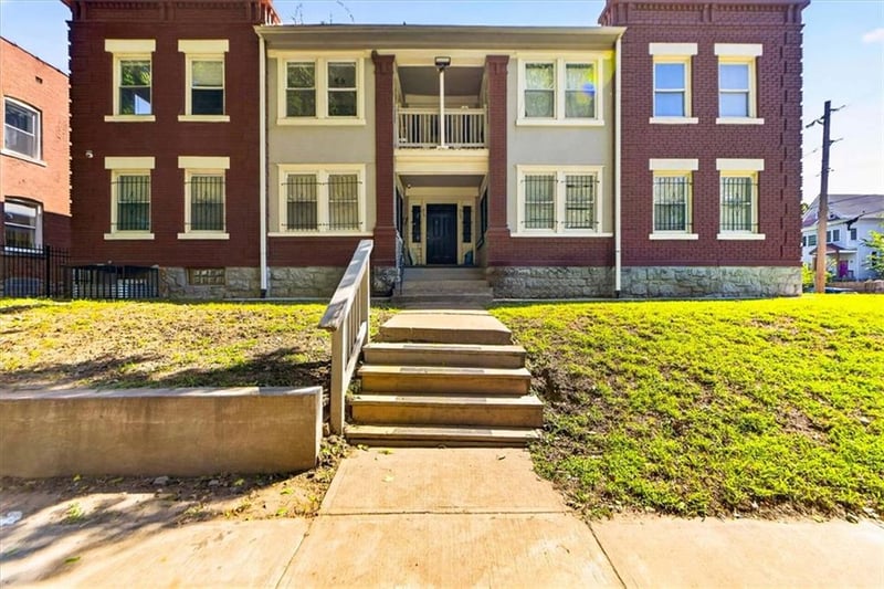 203 N Mersington Ave, Kansas City, MO 64123