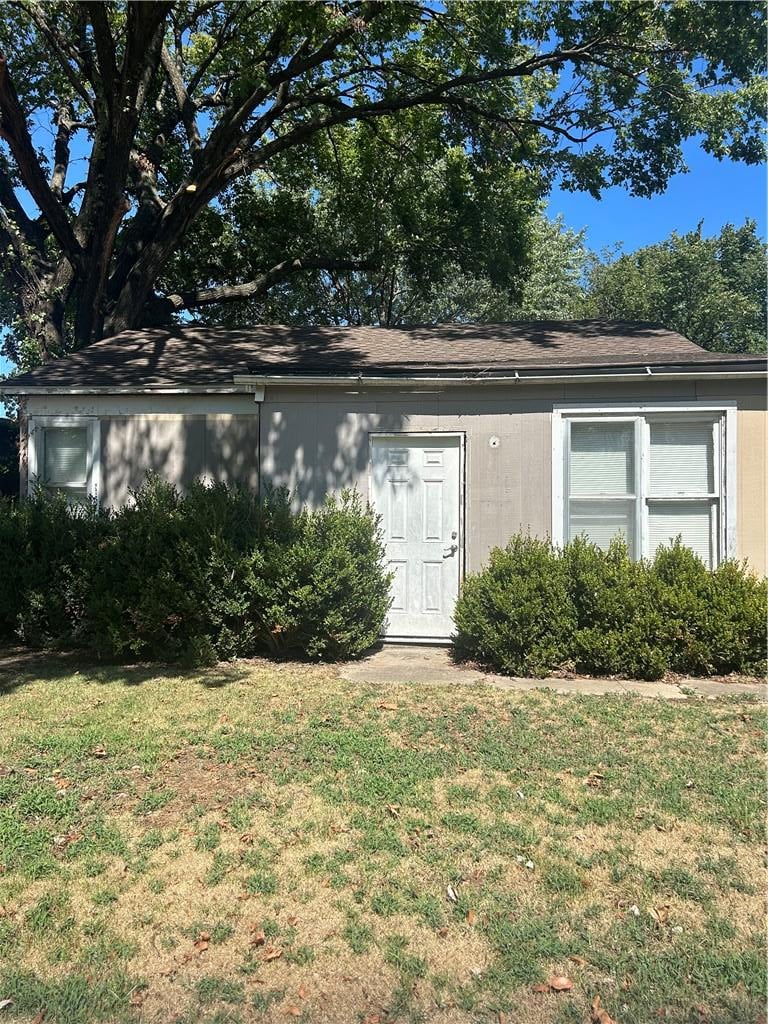 1006 W 3rd St, Coffeyville, KS 67337