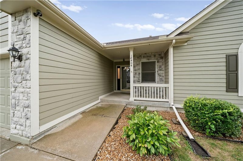 18404 Ash St, Gardner, KS 66030