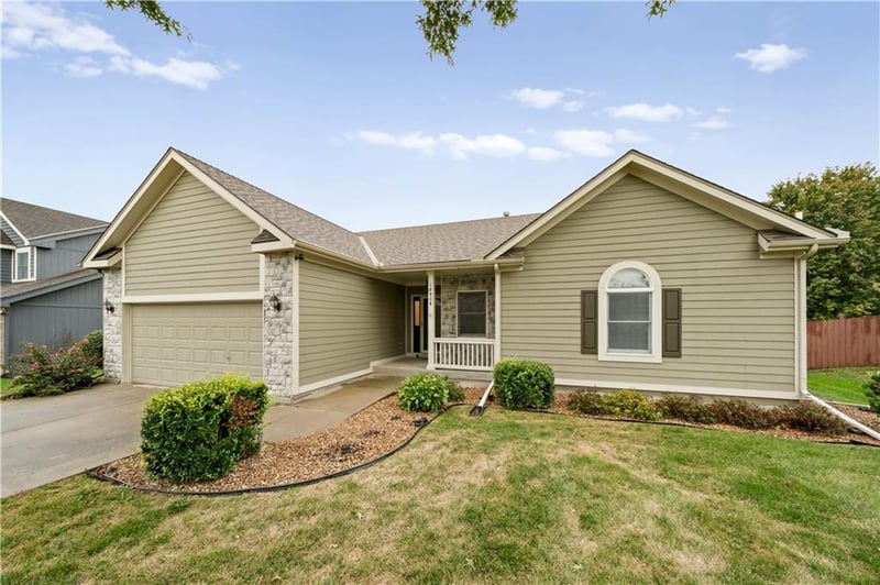 18404 Ash St, Gardner, KS 66030