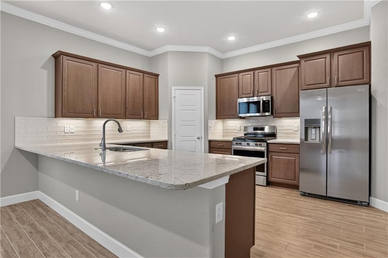 7557 Mccormick Dr, Shawnee, KS 66227