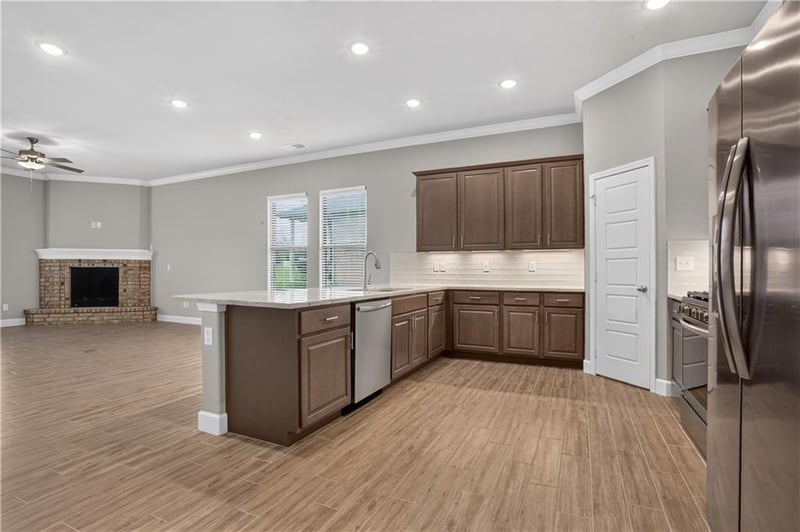 7557 Mccormick Dr, Shawnee, KS 66227