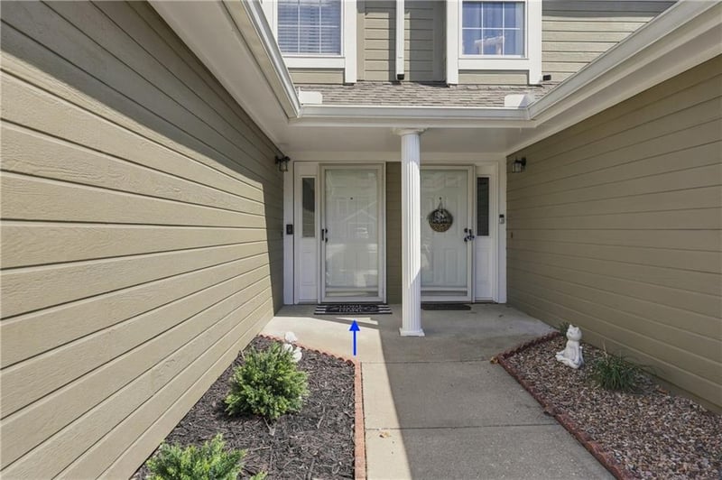 6045 NE Moonstone Dr, Lee's Summit, MO 64064