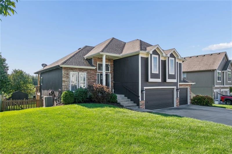11119 N Madison Ave, Kansas City, MO 64155
