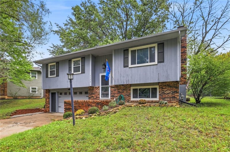 1112 Randall Rd, Lawrence, KS 66049