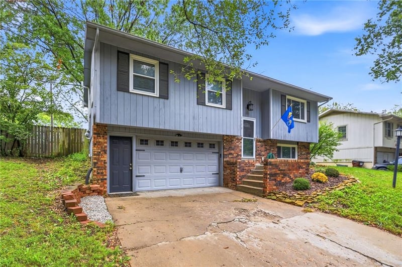 1112 Randall Rd, Lawrence, KS 66049
