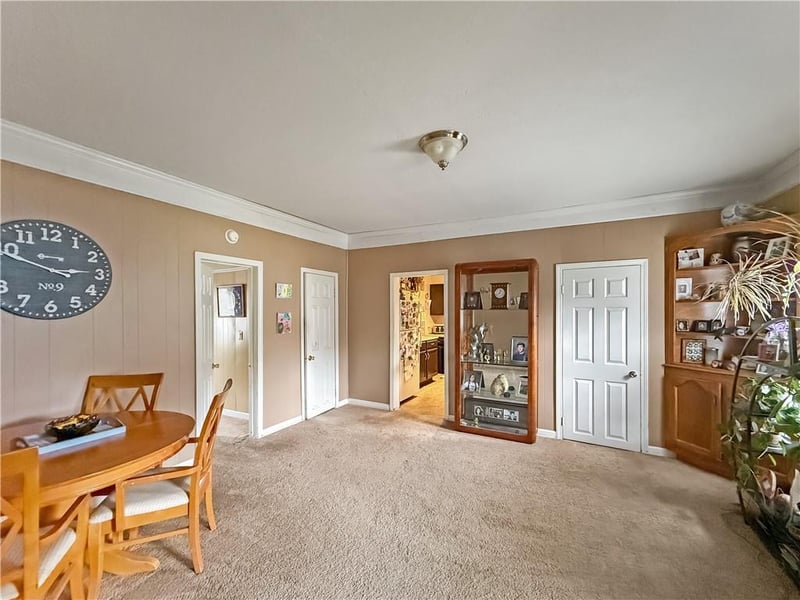 619 W 26th St, Higginsville, MO 64037