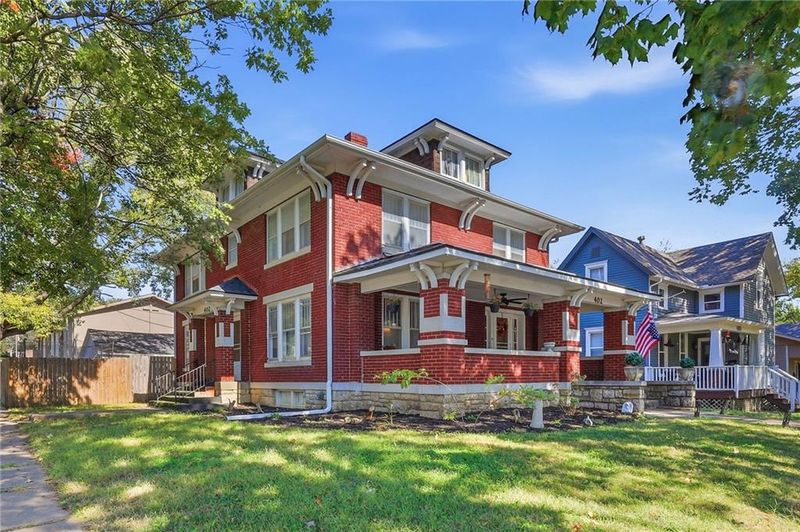 402 E Peoria St, Paola, KS 66071