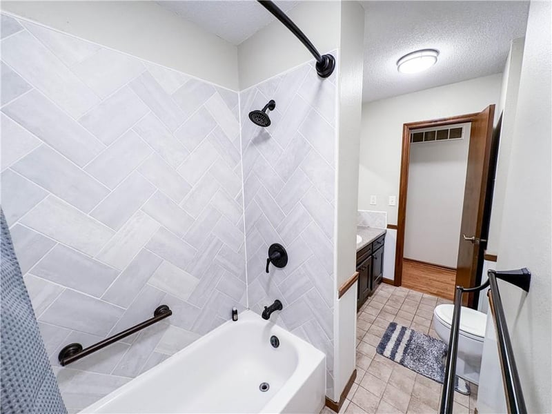 115 Fairview Ave, Warrensburg, MO 64093