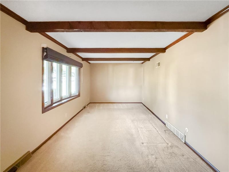 1113 Elm St, Higginsville, MO 64037