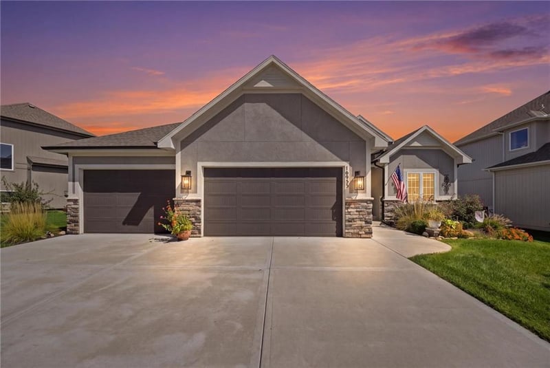 16955 S Elmridge St, Olathe, KS 66062