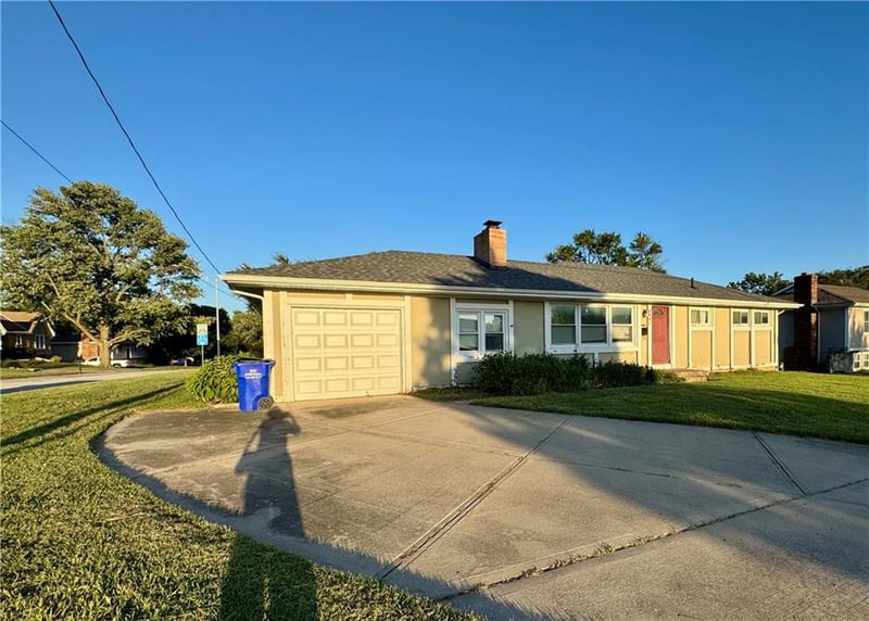 5821 Rosehill Rd, Shawnee, KS 66216