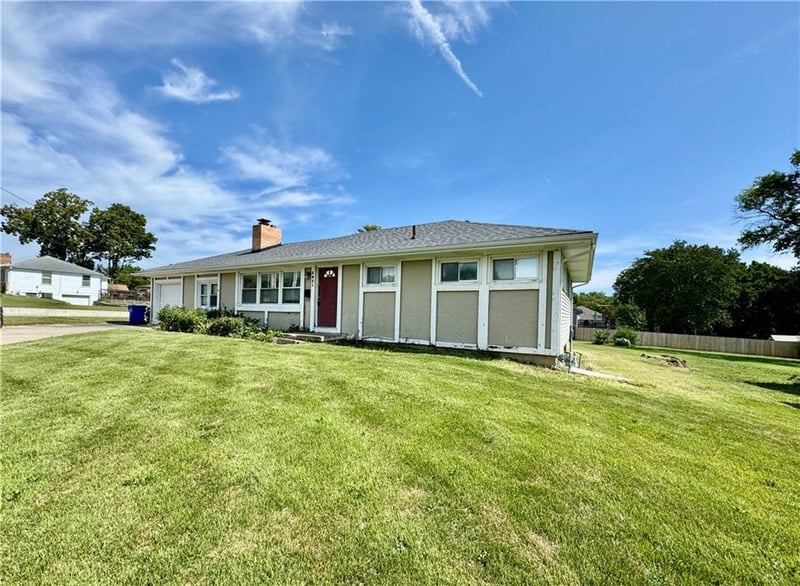 5821 Rosehill Rd, Shawnee, KS 66216