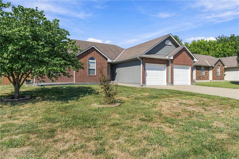 981 Owl Creek Pw, Odessa, MO 64076