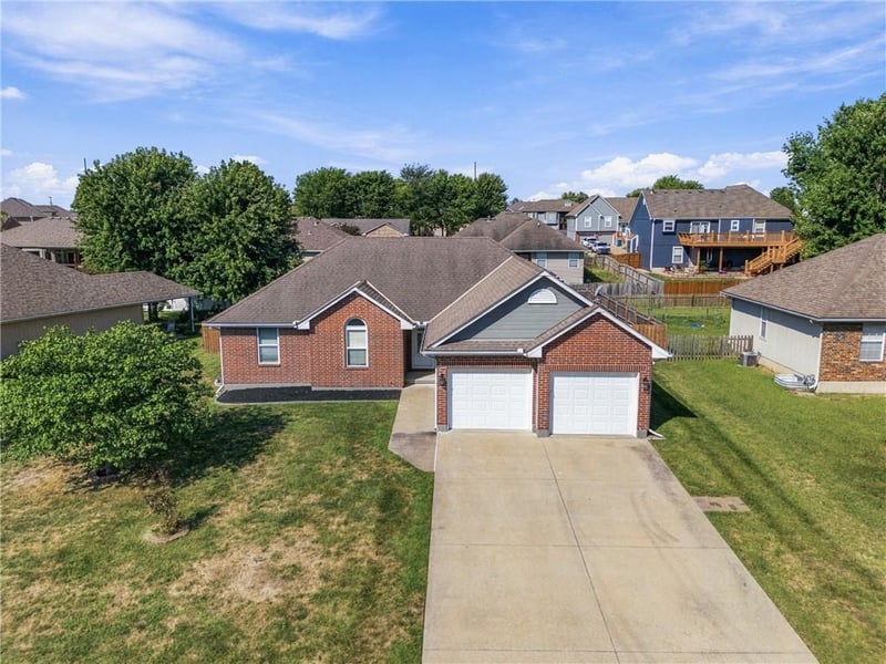 981 Owl Creek Pw, Odessa, MO 64076