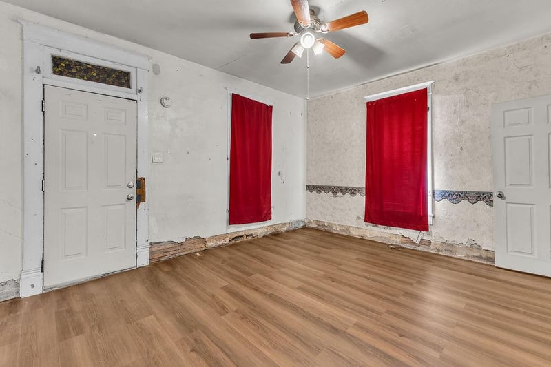 2211 Jones St, St Joseph, MO 64506