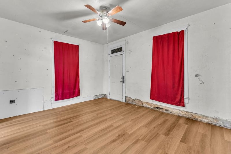 2211 Jones St, St Joseph, MO 64506