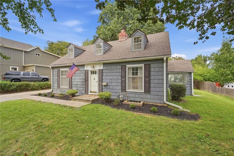 2808 W 51st Ter, Westwood, KS 66205