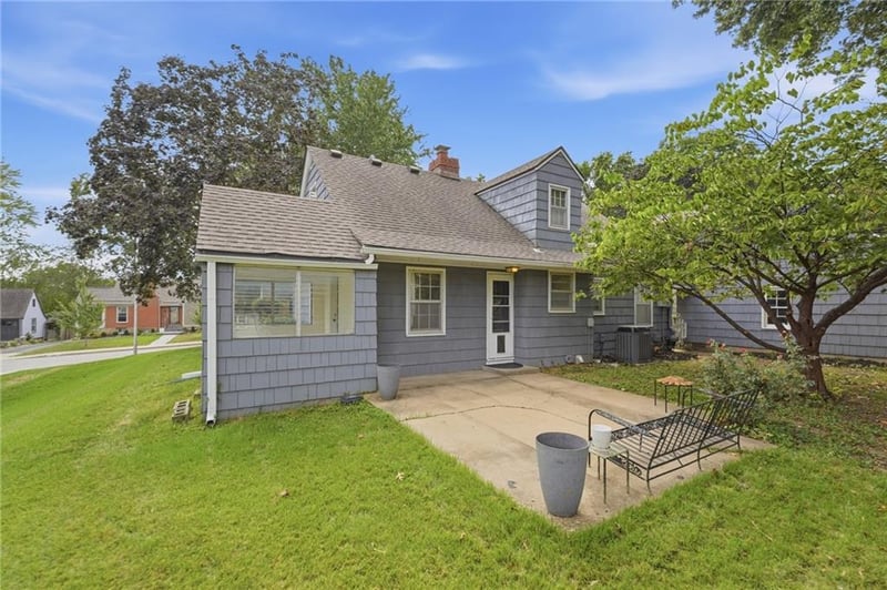 2808 W 51st Ter, Westwood, KS 66205