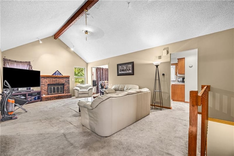 14408 St Andrews Dr, Grandview, MO 64030