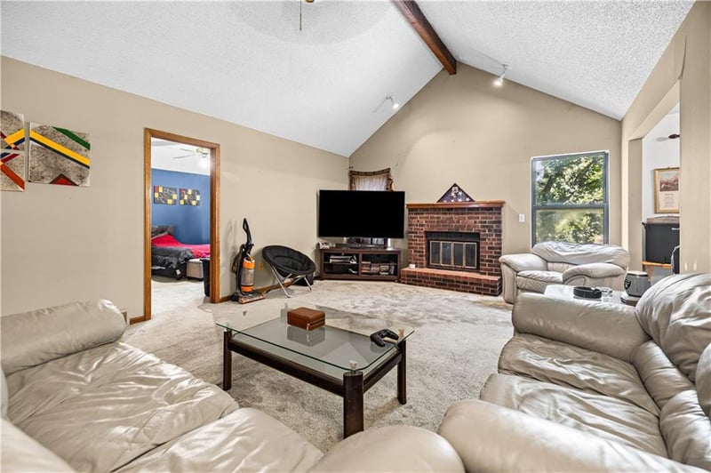 14408 St Andrews Dr, Grandview, MO 64030