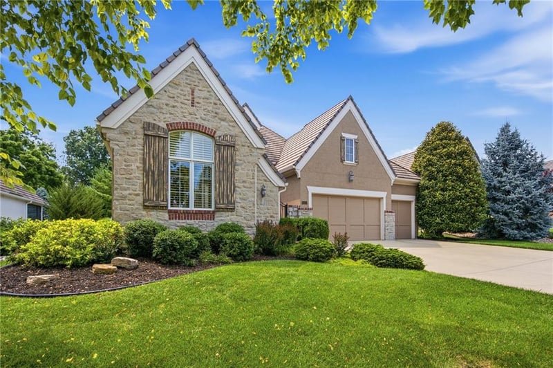 15212 Fontana St, Leawood, KS 66224