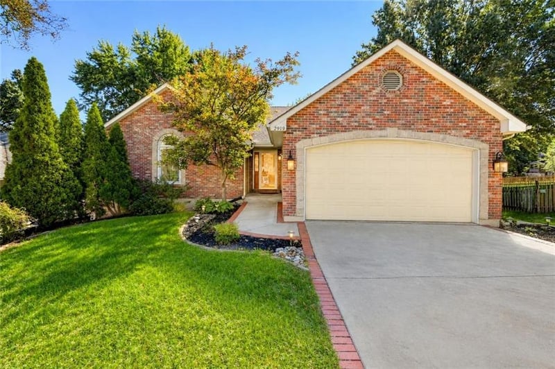 2919 S Yuma Ct, Independence, MO 64057