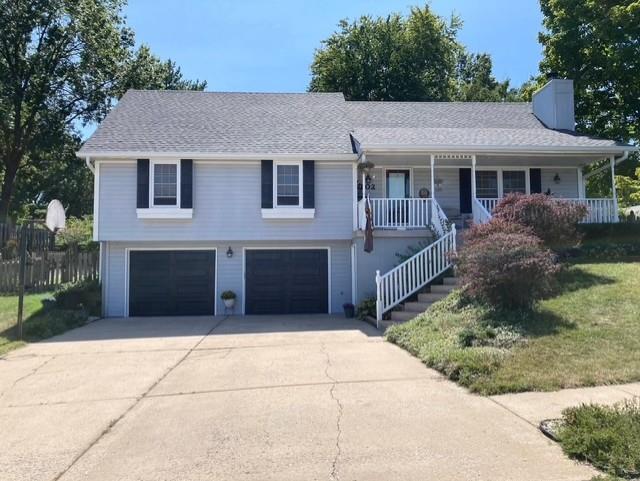 502 NE Fox Trail Dr, Blue Springs, MO 64014