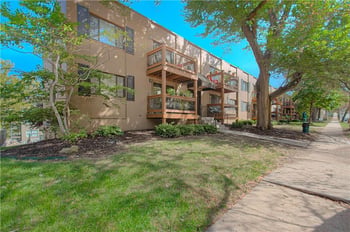 4529 Holly St #102, Kansas City, MO 64111
