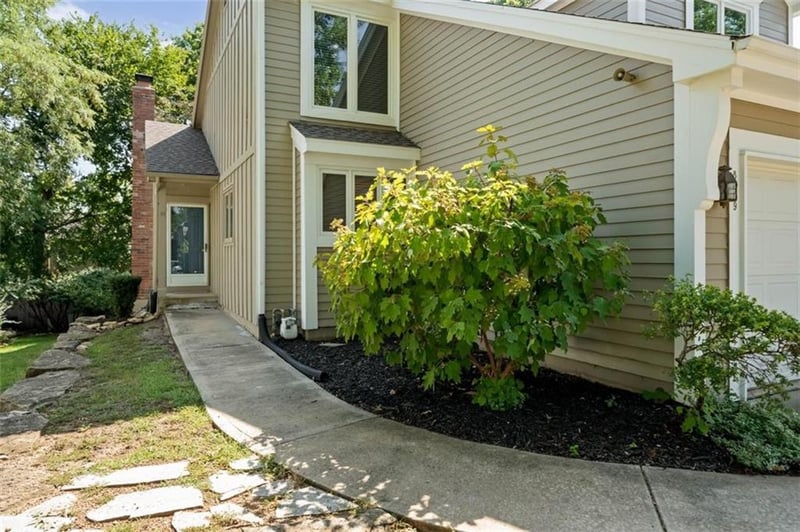 8309 W 121 St, Overland Park, KS 66213