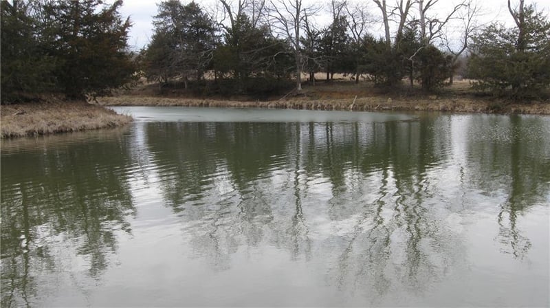 1593 Rock Creek Rd, Ottawa, KS 66067