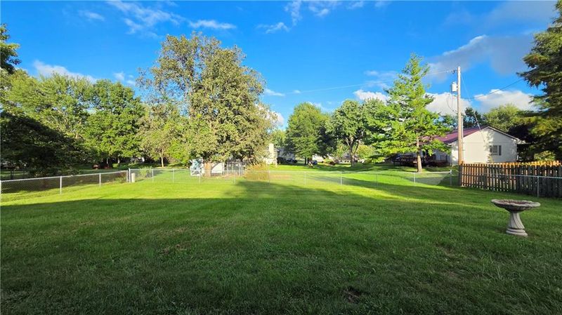 609 Park St, Lathrop, MO 64465