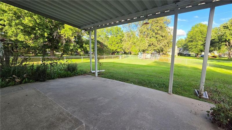 609 Park St, Lathrop, MO 64465